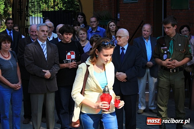 Zdjęcie w galerii na portalu naszraciborz.pl: Modlitwą uczcili pamięć Sybirak&oacute;w wiadomości z regionu