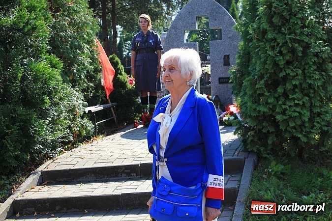 Zdjęcie w galerii na portalu naszraciborz.pl: Modlitwą uczcili pamięć Sybirak&oacute;w wiadomości z regionu