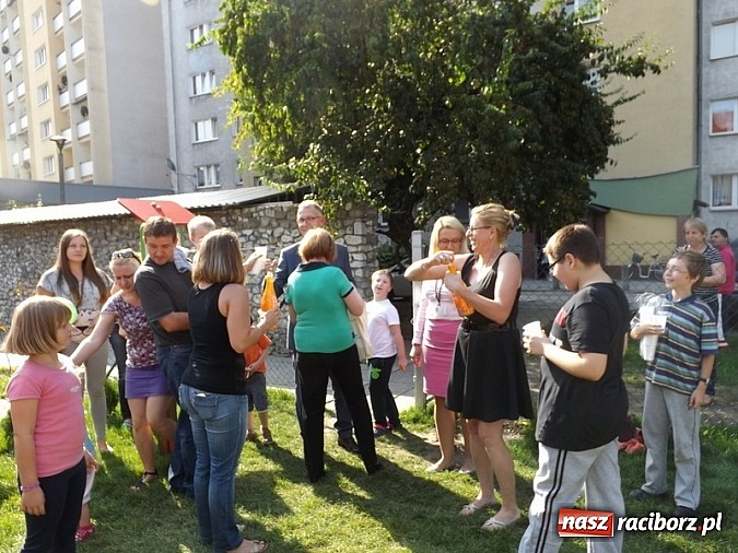 Zdjęcie w galerii na portalu naszraciborz.pl: Plac zabaw przy Pomnikowej oficjalnie otwarty!  wiadomości z regionu