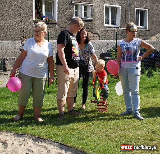 Zdjęcie w galerii na portalu naszraciborz.pl: Plac zabaw przy Pomnikowej oficjalnie otwarty!  wiadomości z regionu