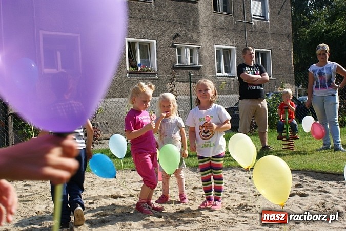 Zdjęcie w galerii na portalu naszraciborz.pl: Plac zabaw przy Pomnikowej oficjalnie otwarty!  wiadomości z regionu