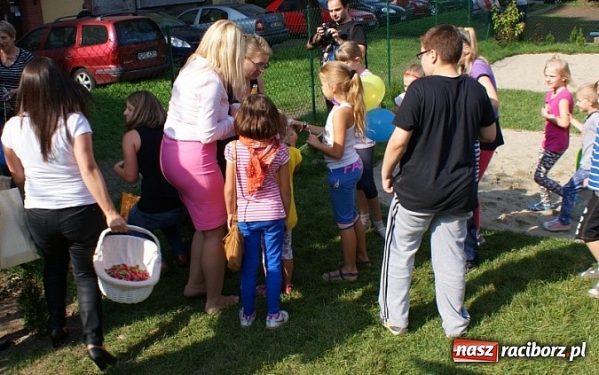Zdjęcie w galerii na portalu naszraciborz.pl: Plac zabaw przy Pomnikowej oficjalnie otwarty!  wiadomości z regionu