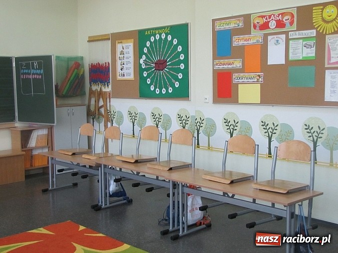 Zdjęcie w galerii na portalu naszraciborz.pl: 7 oddziałów klas pierwszych i drugich SP 1 w nowym budynku przy Cecylii wiadomości z regionu