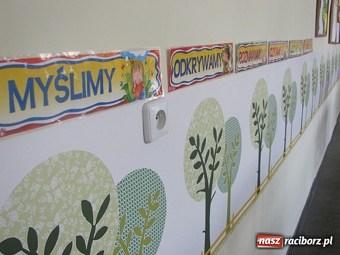 Zdjęcie w galerii na portalu naszraciborz.pl: 7 oddziałów klas pierwszych i drugich SP 1 w nowym budynku przy Cecylii wiadomości z regionu