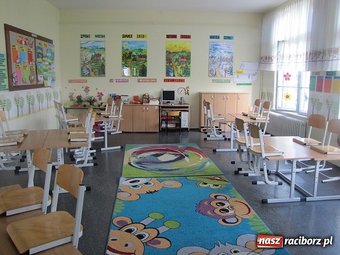 Zdjęcie w galerii na portalu naszraciborz.pl: 7 oddziałów klas pierwszych i drugich SP 1 w nowym budynku przy Cecylii wiadomości z regionu