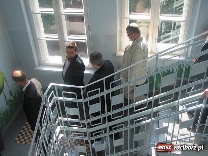 Zdjęcie w galerii na portalu naszraciborz.pl: 7 oddziałów klas pierwszych i drugich SP 1 w nowym budynku przy Cecylii wiadomości z regionu