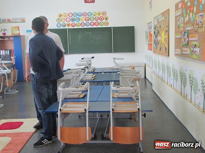 Zdjęcie w galerii na portalu naszraciborz.pl: 7 oddziałów klas pierwszych i drugich SP 1 w nowym budynku przy Cecylii wiadomości z regionu