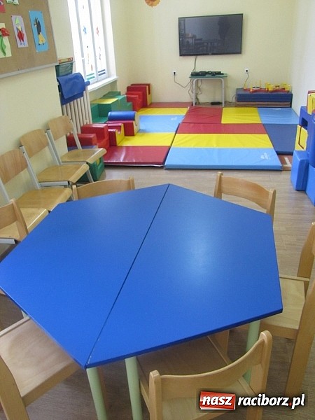 Zdjęcie w galerii na portalu naszraciborz.pl: 7 oddziałów klas pierwszych i drugich SP 1 w nowym budynku przy Cecylii wiadomości z regionu