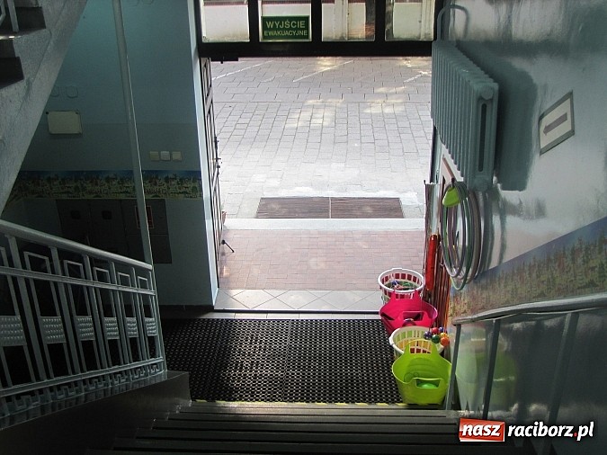 Zdjęcie w galerii na portalu naszraciborz.pl: 7 oddziałów klas pierwszych i drugich SP 1 w nowym budynku przy Cecylii wiadomości z regionu