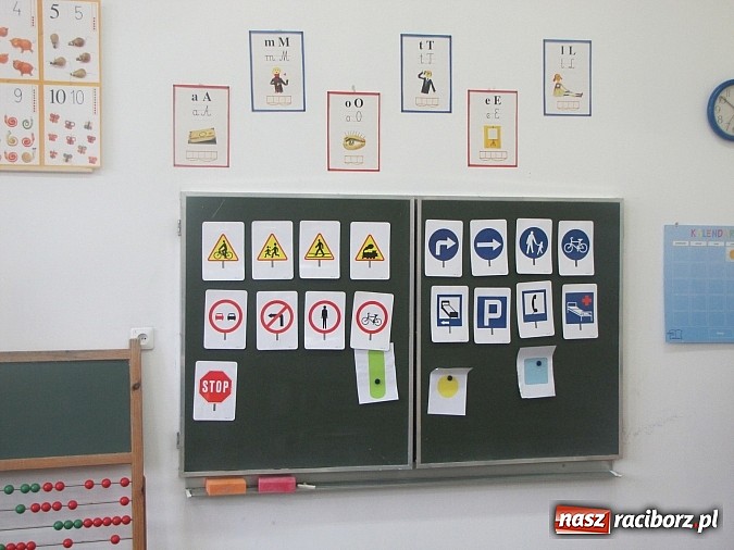 Zdjęcie w galerii na portalu naszraciborz.pl: 7 oddziałów klas pierwszych i drugich SP 1 w nowym budynku przy Cecylii wiadomości z regionu