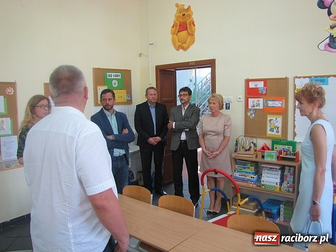 Zdjęcie w galerii na portalu naszraciborz.pl: 7 oddziałów klas pierwszych i drugich SP 1 w nowym budynku przy Cecylii wiadomości z regionu