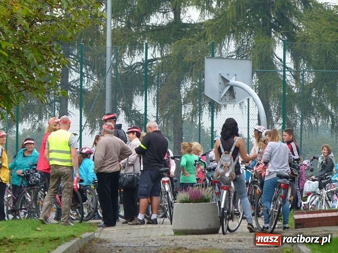 Zdjęcie w galerii na portalu naszraciborz.pl: Rajd rowerowy na otwarcie punktu widokowego wiadomości z regionu