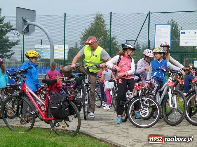 Zdjęcie w galerii na portalu naszraciborz.pl: Rajd rowerowy na otwarcie punktu widokowego wiadomości z regionu