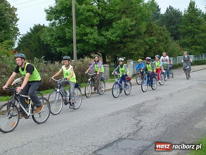 Zdjęcie w galerii na portalu naszraciborz.pl: Rajd rowerowy na otwarcie punktu widokowego wiadomości z regionu