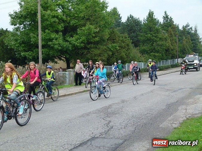 Zdjęcie w galerii na portalu naszraciborz.pl: Rajd rowerowy na otwarcie punktu widokowego wiadomości z regionu