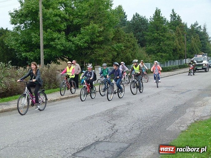 Zdjęcie w galerii na portalu naszraciborz.pl: Rajd rowerowy na otwarcie punktu widokowego wiadomości z regionu