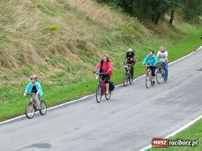 Zdjęcie w galerii na portalu naszraciborz.pl: Rajd rowerowy na otwarcie punktu widokowego wiadomości z regionu