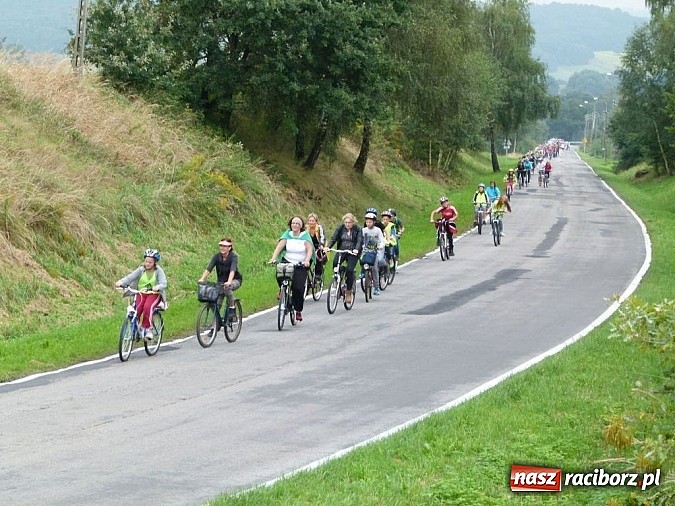 Zdjęcie w galerii na portalu naszraciborz.pl: Rajd rowerowy na otwarcie punktu widokowego wiadomości z regionu