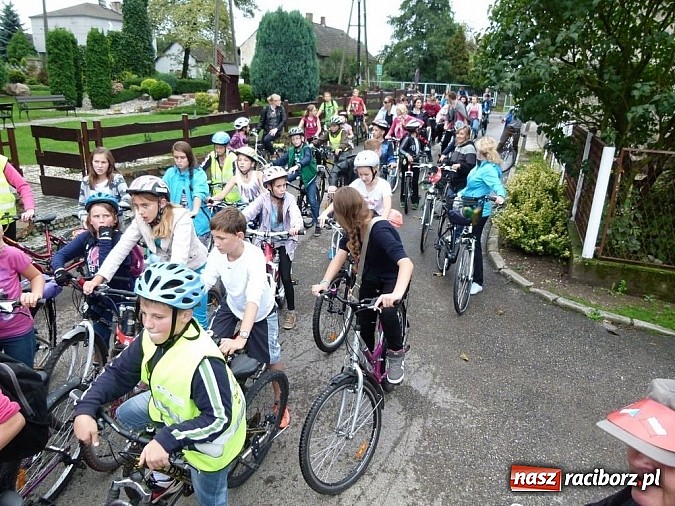 Zdjęcie w galerii na portalu naszraciborz.pl: Rajd rowerowy na otwarcie punktu widokowego wiadomości z regionu