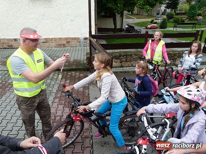 Zdjęcie w galerii na portalu naszraciborz.pl: Rajd rowerowy na otwarcie punktu widokowego wiadomości z regionu