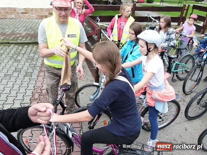 Zdjęcie w galerii na portalu naszraciborz.pl: Rajd rowerowy na otwarcie punktu widokowego wiadomości z regionu
