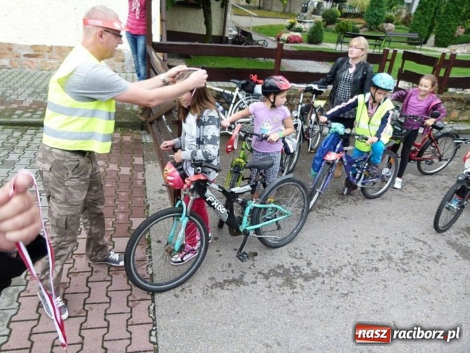 Zdjęcie w galerii na portalu naszraciborz.pl: Rajd rowerowy na otwarcie punktu widokowego wiadomości z regionu