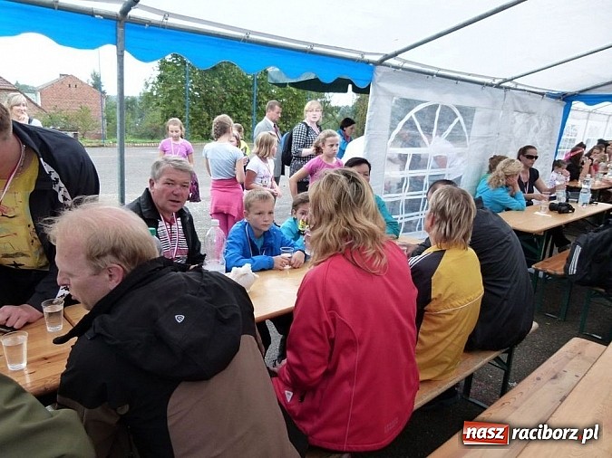 Zdjęcie w galerii na portalu naszraciborz.pl: Rajd rowerowy na otwarcie punktu widokowego wiadomości z regionu