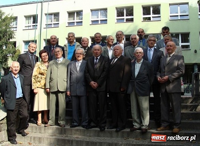 Zdjęcie w galerii na portalu naszraciborz.pl: Z wizytą w Mechaniku 50 lat po maturze... wiadomości z regionu