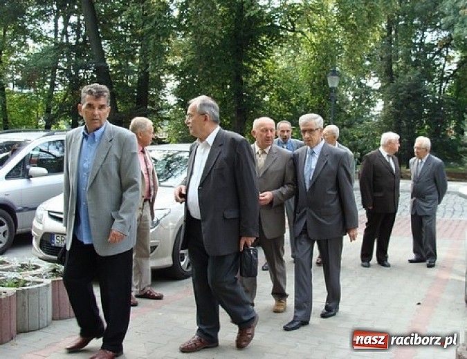 Zdjęcie w galerii na portalu naszraciborz.pl: Z wizytą w Mechaniku 50 lat po maturze... wiadomości z regionu