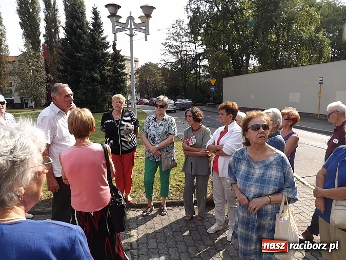 Zdjęcie w galerii na portalu naszraciborz.pl: Emeryci wybrali się na spacer po Raciborzu wiadomości z regionu