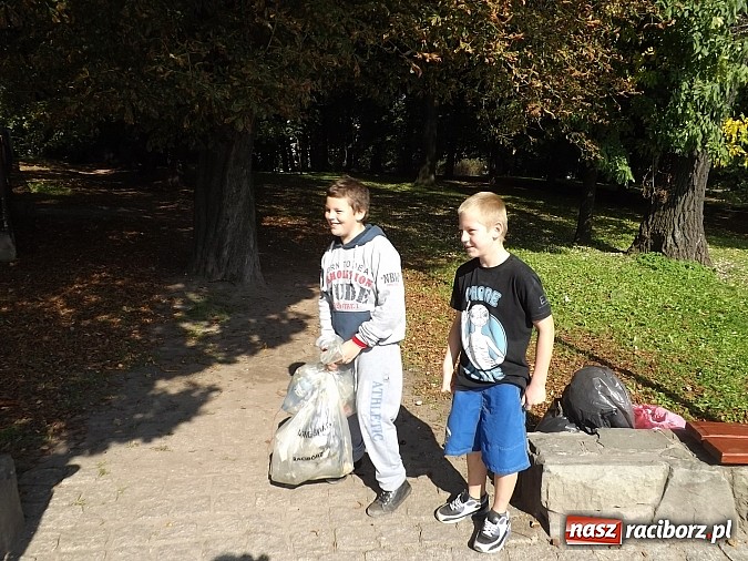 Zdjęcie w galerii na portalu naszraciborz.pl: Raciborzanie sprzątają swój mały świat! wiadomości z regionu