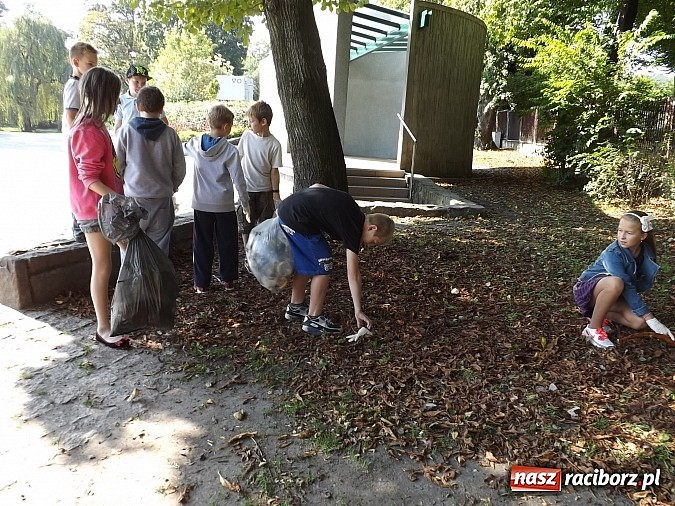 Zdjęcie w galerii na portalu naszraciborz.pl: Raciborzanie sprzątają swój mały świat! wiadomości z regionu
