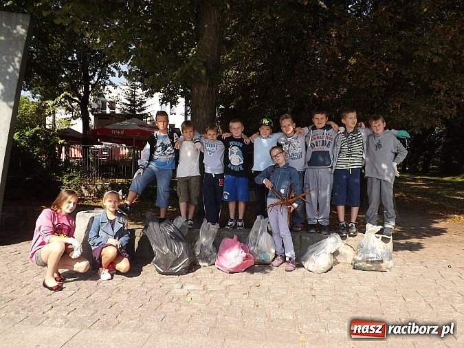Zdjęcie w galerii na portalu naszraciborz.pl: Raciborzanie sprzątają swój mały świat! wiadomości z regionu