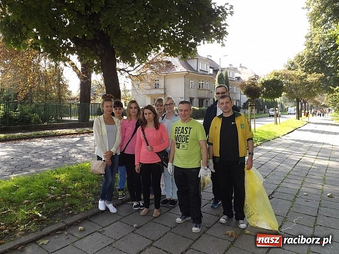 Zdjęcie w galerii na portalu naszraciborz.pl: Raciborzanie sprzątają swój mały świat! wiadomości z regionu