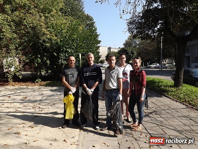 Zdjęcie w galerii na portalu naszraciborz.pl: Raciborzanie sprzątają swój mały świat! wiadomości z regionu