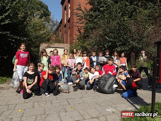 Zdjęcie w galerii na portalu naszraciborz.pl: Raciborzanie sprzątają swój mały świat! wiadomości z regionu