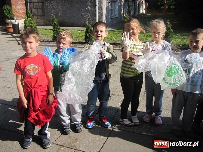 Zdjęcie w galerii na portalu naszraciborz.pl: Raciborzanie sprzątają swój mały świat! wiadomości z regionu