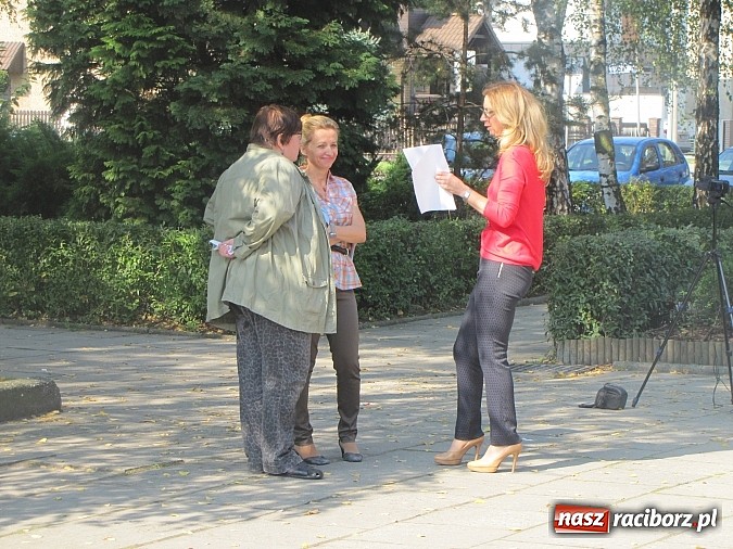 Zdjęcie w galerii na portalu naszraciborz.pl: Raciborzanie sprzątają swój mały świat! wiadomości z regionu