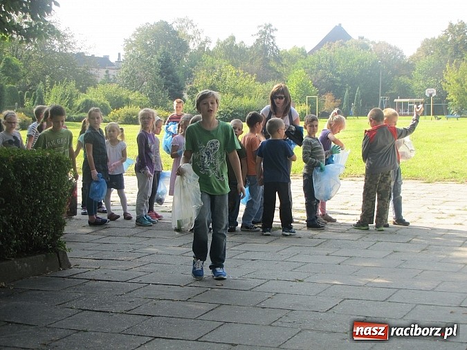 Zdjęcie w galerii na portalu naszraciborz.pl: Raciborzanie sprzątają swój mały świat! wiadomości z regionu