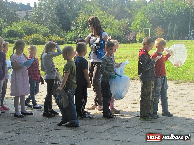 Zdjęcie w galerii na portalu naszraciborz.pl: Raciborzanie sprzątają swój mały świat! wiadomości z regionu