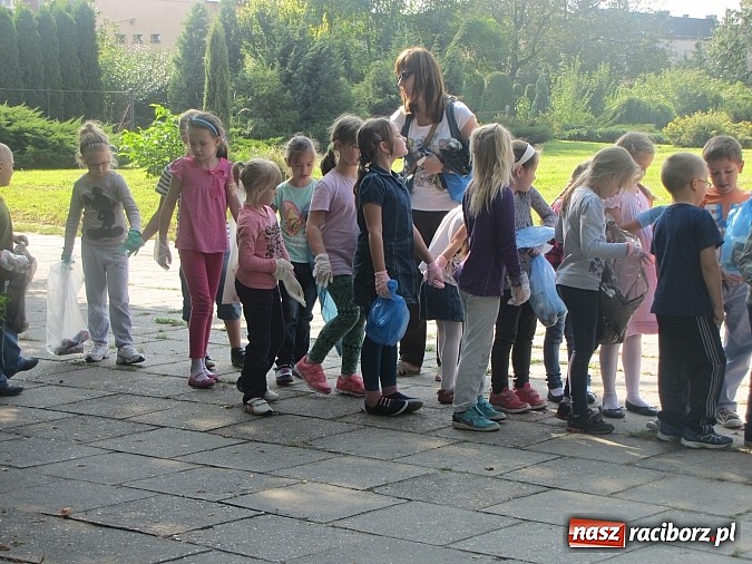 Zdjęcie w galerii na portalu naszraciborz.pl: Raciborzanie sprzątają swój mały świat! wiadomości z regionu