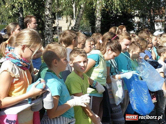 Zdjęcie w galerii na portalu naszraciborz.pl: Raciborzanie sprzątają swój mały świat! wiadomości z regionu
