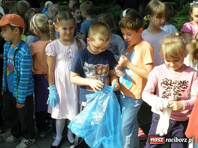 Zdjęcie w galerii na portalu naszraciborz.pl: Raciborzanie sprzątają swój mały świat! wiadomości z regionu