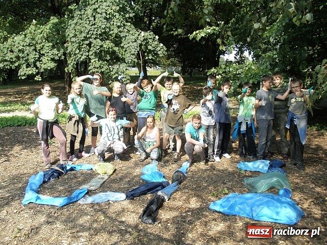 Zdjęcie w galerii na portalu naszraciborz.pl: Raciborzanie sprzątają swój mały świat! wiadomości z regionu