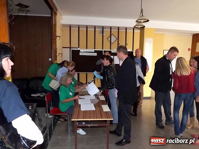 Zdjęcie w galerii na portalu naszraciborz.pl: Spotkanie po latach, czyli zjazd absolwent&oacute;w Studium, Kolegium i PWSZ wiadomości z regionu