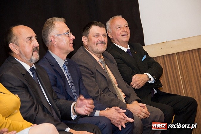 Zdjęcie w galerii na portalu naszraciborz.pl: Spotkanie po latach, czyli zjazd absolwent&oacute;w Studium, Kolegium i PWSZ wiadomości z regionu