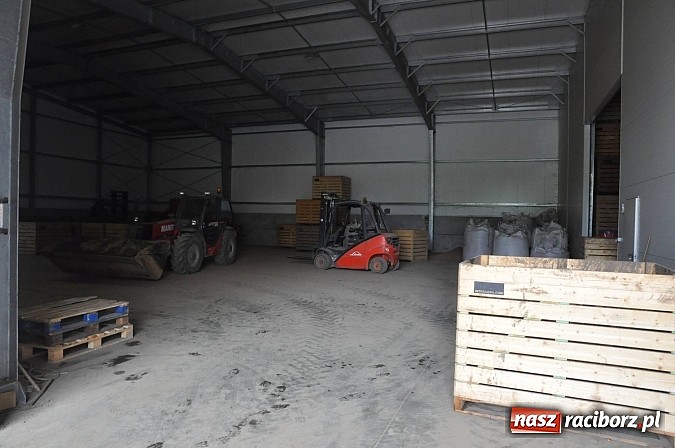 Zdjęcie w galerii na portalu naszraciborz.pl: Szef komisji rolnictwa Europarlamentu odwiedził pietrowickich rolników wiadomości z regionu