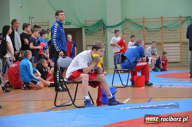Zdjęcie w galerii na portalu naszraciborz.pl: Młodzi zapaśnicy rywalizowali w Arenie Rafako wiadomości z regionu