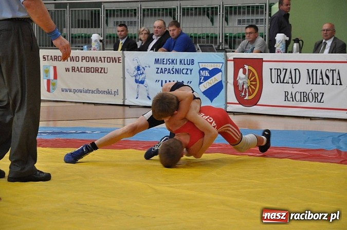 Zdjęcie w galerii na portalu naszraciborz.pl: Młodzi zapaśnicy rywalizowali w Arenie Rafako wiadomości z regionu