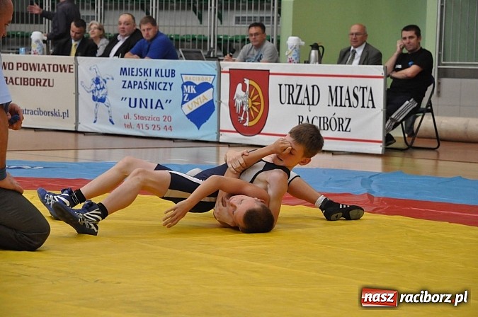 Zdjęcie w galerii na portalu naszraciborz.pl: Młodzi zapaśnicy rywalizowali w Arenie Rafako wiadomości z regionu